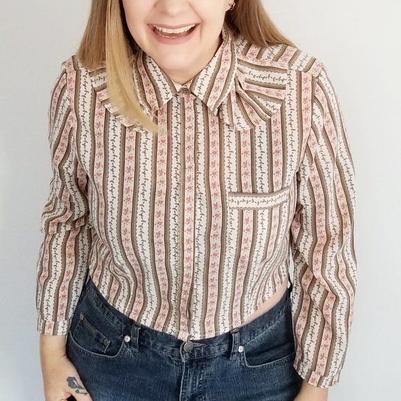 Refashioned Ruffled Collar Cropped Blouse (S/M) - Picture 7 of 9